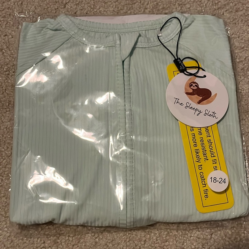 The Sleepy Sloth bamboo zippie - Opal size 18-24 months.